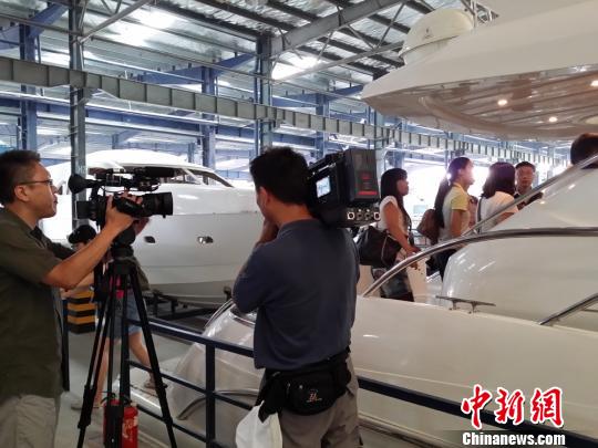 8月1日,海峽兩岸媒體參訪大陸游艇第一股——太陽鳥游艇股份有限公司。劉柱 攝 8月1日,海峽兩岸媒體參訪大陸游艇第一股——太陽鳥游艇股份有限公司。劉柱 攝