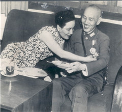 �Y��ʯ��ǰ����i�����c�����g�Đ��������Ǽ٣�