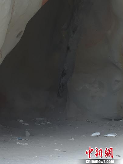 �׹�ɽɽ�_�����ǎr���ȳ��F��������rʯ�� �Oz