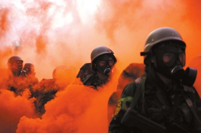 北京首開設(shè)高校軍事特訓(xùn)營武裝特訓(xùn)“動真格”