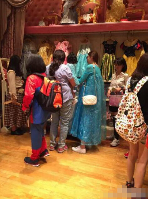 ��۵�ʿ�ᘷ�@ż�������ͦ����ǎ���Ů��