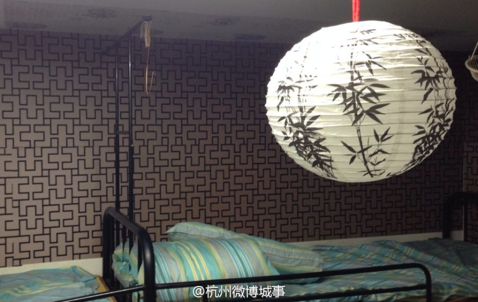 �㽭һ��У���Ї�(gu��)�L(f��ng)���� �����ɫ�@�Qٝ