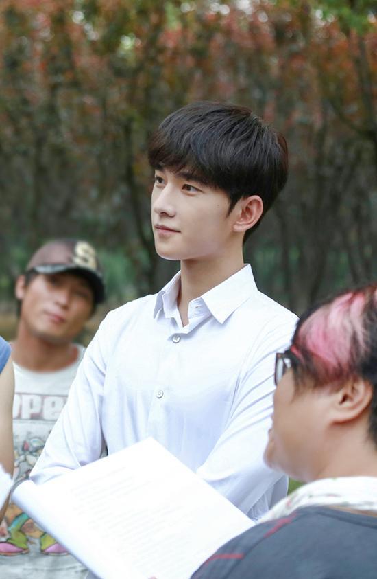 楊洋認真拍戲 楊洋認真拍戲