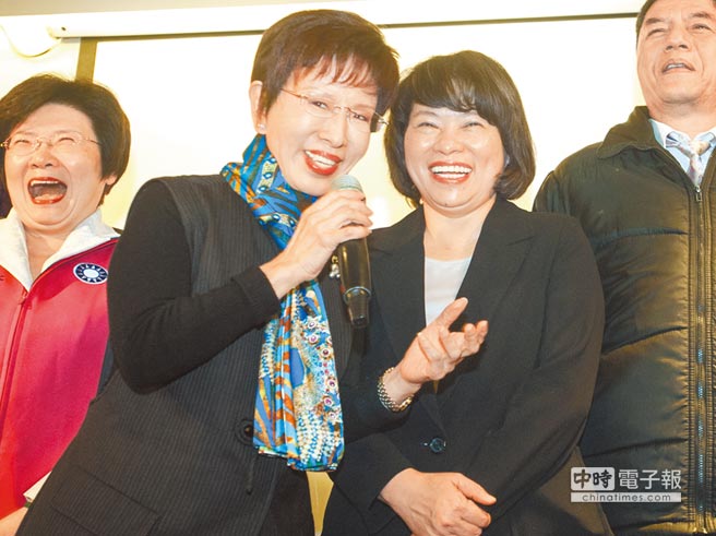 綠營清算不斷 洪秀柱黃敏惠同臺大喊團結(圖)