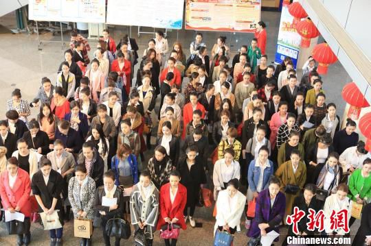 �Ϻ��½��гˈ����˔���(chu��ng)�vʷ�¸�