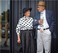 ������Ѯ�Ϸ����ĕr�д�Ƭ ��ٝ��@ʯ���D