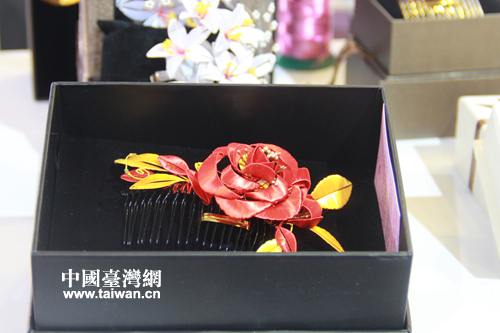 施于婕線飾藝術工坊設計的客家發簪