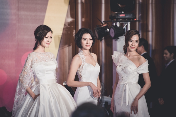 兩岸婚紗攝影業者齊聚臺北共探產業“成功之道” 兩岸婚紗攝影業者齊聚臺北共探產業“成功之道”