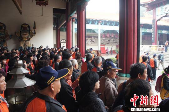 臺灣400多信眾赴廣東汕頭白花尖大廟祈福(圖)