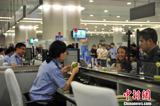 ͨӍ���_���C�⺞���������Ϻ��ڰ��_��15���ͨ�P