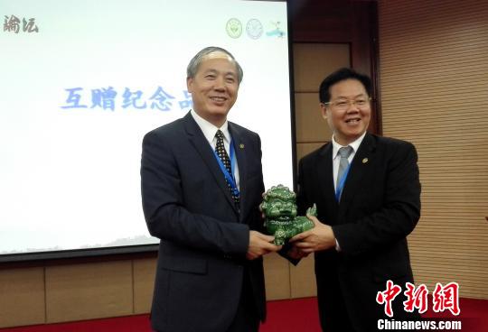 �B�T��WУ�L��猍�����c�V����ɽ��WУ�L�_�����ڻ�ٛ�o��Ʒ ���ɽ �z