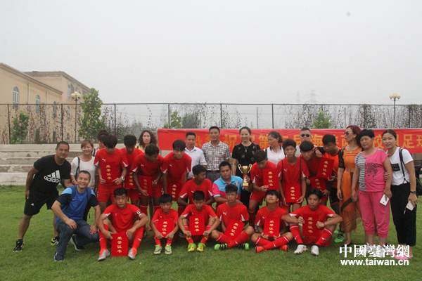 �ڶ��ú��{�ɰ�У�@������Ոِ�A�M�Y��