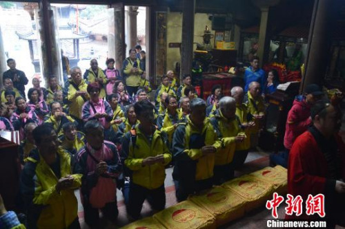 2��21�����_�������а�ɰ��ʥĸ�m�����ű�һ��42�������R�����������`�������Љ�Ԫ�������𣬕r(sh��)��6�������θ����������������ލu�]���M(j��n)�������Ⱥ�A �z