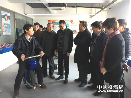 �ɰ���I�ҷ�����L�ͺ���С��I�������MС�M���^���Ը����桱ƽ�_�����ĿƼ��aƷ