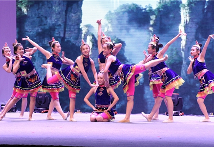 傳統文化代相傳 兩岸少數民族青少年相聚榕城展開交流.jpg