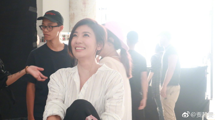 賈靜雯燦笑預(yù)告“好事近了” 網(wǎng)友:懷上第4胎? 賈靜雯燦笑預(yù)告“好事近了” 網(wǎng)友:懷上第4胎?