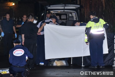 �_��Ů�����@������������