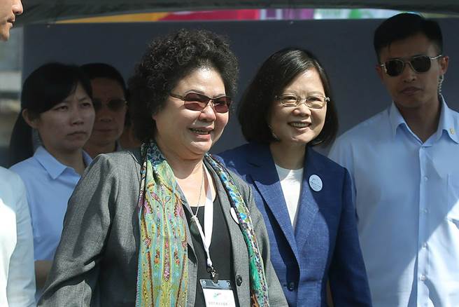 陳菊任內(nèi)舉債2600億 網(wǎng)友評高雄10年來最有感的"進步" 陳菊任內(nèi)舉債2600億 網(wǎng)友評高雄10年來最有感的"進步"