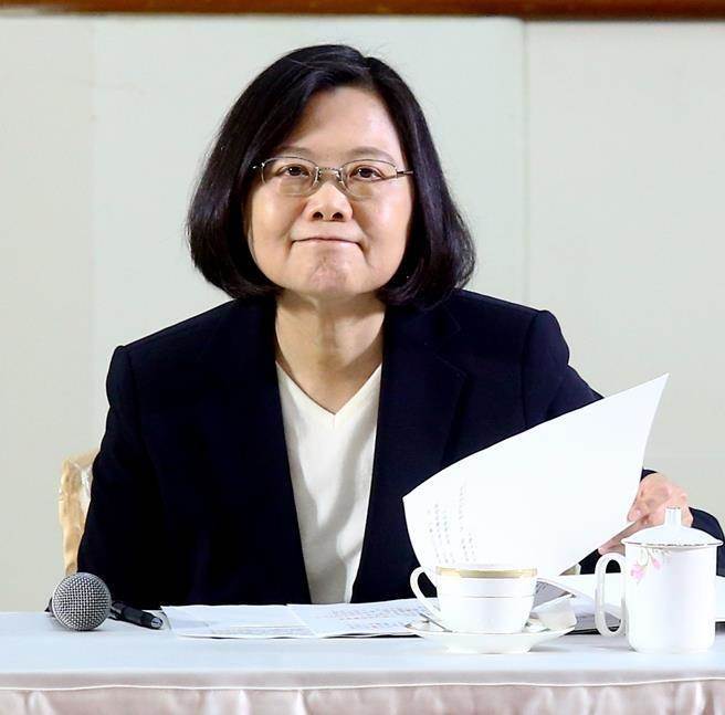 蔡英文談被酸“神隱少女”神回:你不知道我在接近你 蔡英文談被酸“神隱少女”神回:你不知道我在接近你