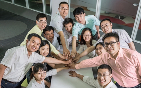 �������