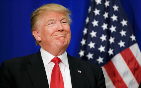 �������y������