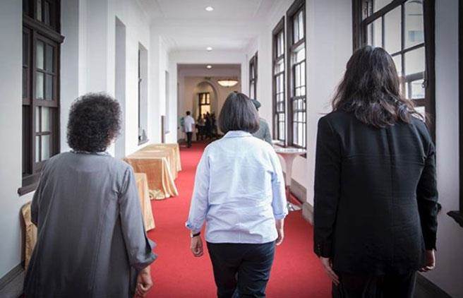 ��Թ�����hԹ���� ��Ӣ�ĵđ�(y��ng)�������Ҳ��R���