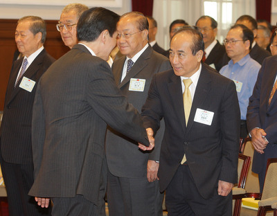 �RӢ������ƽͬ���ǎ��͕r����Մ�����l�����D��