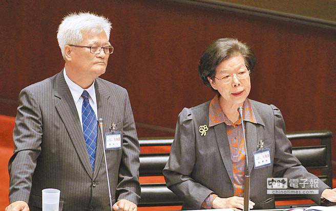 對于被問及她若當上“院長”是否會比前任王建煊更有信心,張博雅強調“一定會有的!” 對于被問及她若當上“院長”是否會比前任王建煊更有信心,張博雅強調“一定會有的!”