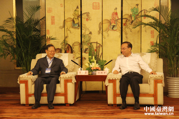 �й��������ξ�ί�T���ؑc��ί��ӛ�O���ŕ�Ҋ��ϯՓ�����_�����W�編�ɽ���ʿ��