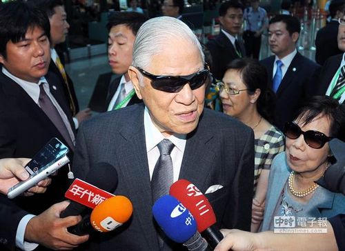 李登輝稱釣魚島是日本的遭臺軍系“立委”痛批