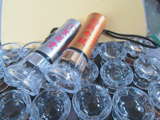 臺灣選舉文宣品:創意且禮輕不觸法 成兵家必爭之地 臺灣選舉文宣品:創意且禮輕不觸法 成兵家必爭之地