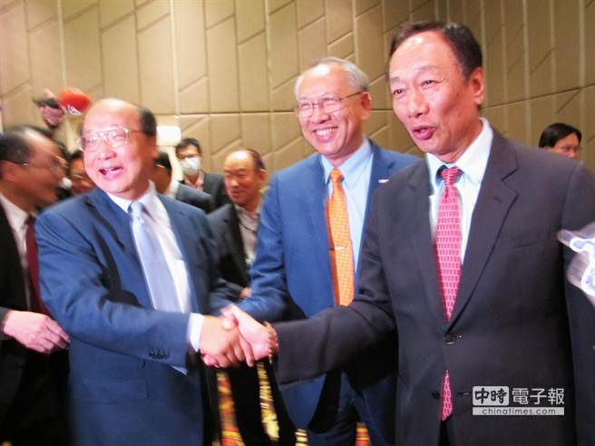 郭臺銘力挺胡志強:還要再投資臺中 郭臺銘力挺胡志強:還要再投資臺中