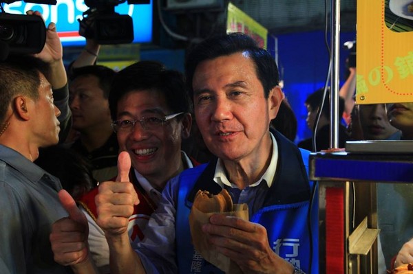 �RӢ���x�_ǰǡ���ֽ��^�۳Եļt���λ����˺��x�̲�ס��Լt���