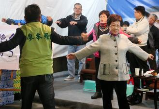 呂秀蓮絕食5小時 連累負責安全維護隨扈(圖) 呂秀蓮絕食5小時 連累負責安全維護隨扈(圖)