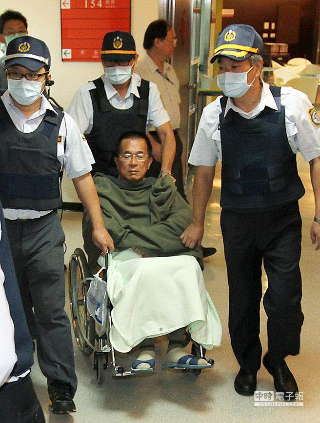 陳水扁已打包行李,做好保外就醫(yī)準(zhǔn)備。(臺媒圖) 陳水扁已打包行李,做好保外就醫(yī)準(zhǔn)備。(臺媒圖)