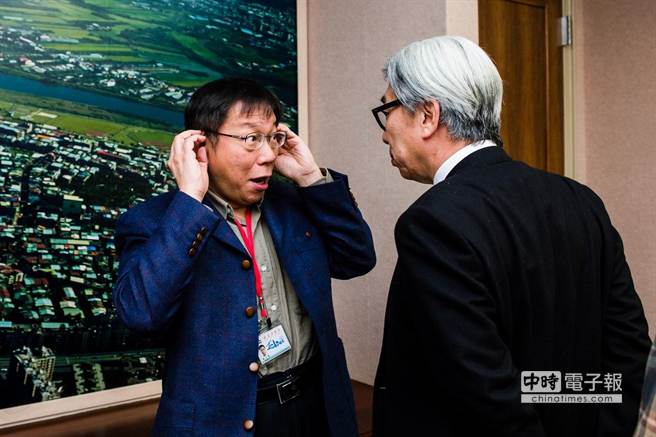 ����ӛ�߲��Lǰ�c�˽�Մ�r¶�����@�ı��顣