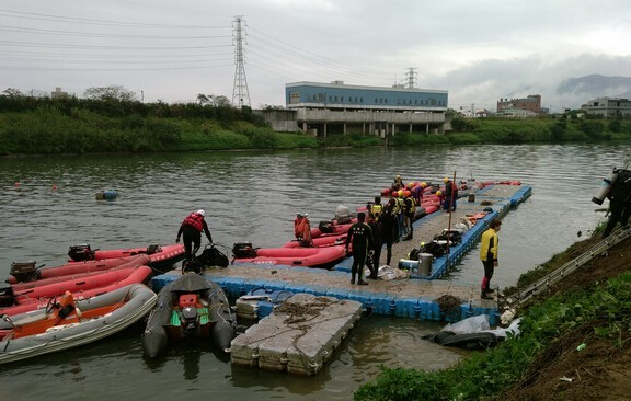 馬英九致哀逝世復興墜機救援員:了不起的父親。(臺媒圖) 馬英九致哀逝世復興墜機救援員:了不起的父親。(臺媒圖)