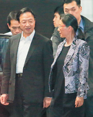 ���˘���{��C�L���Qж�κ��p�����ڣ��D��