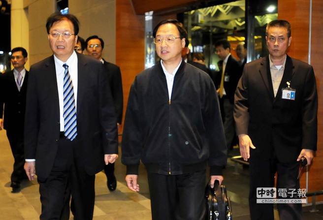 父親過世 臺灣“前行政院長”江宜樺返臺奔喪(組圖) 父親過世 臺灣“前行政院長”江宜樺返臺奔喪(組圖)