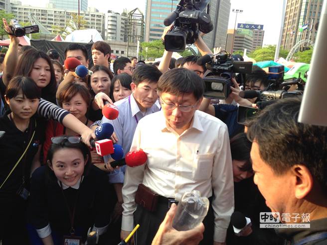 柯文哲上任百日自我檢討:不要那么容易生氣(圖) 柯文哲上任百日自我檢討:不要那么容易生氣(圖)