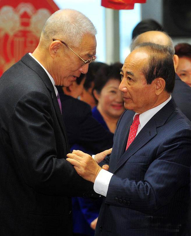 “立法院長(zhǎng)”王金平(右)與副領(lǐng)導(dǎo)人吳敦義(左) “立法院長(zhǎng)”王金平(右)與副領(lǐng)導(dǎo)人吳敦義(左)