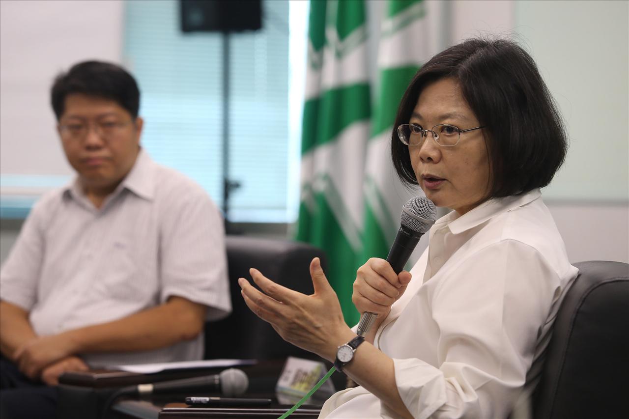 ���M�h��ϯ��Ӣ��