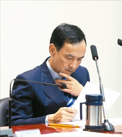 臺(tái)灣《聯(lián)合報(bào)》民調(diào):國民黨內(nèi)64%盼朱立倫參選2016 臺(tái)灣《聯(lián)合報(bào)》民調(diào):國民黨內(nèi)64%盼朱立倫參選2016