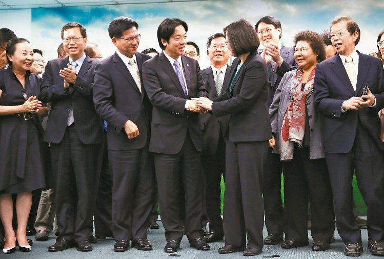 臺南市長賴清德:不會當蔡英文副手(圖) 臺南市長賴清德:不會當蔡英文副手(圖)