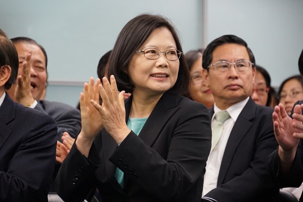 ���M�h��ϯ��Ӣ�ġ����|ɭ���D��