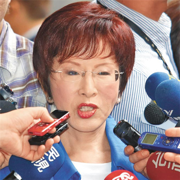 洪秀柱昨日與國民黨中央提名審核委員會召集人郝龍斌討論民調(diào)進行方式。 洪秀柱昨日與國民黨中央提名審核委員會召集人郝龍斌討論民調(diào)進行方式。