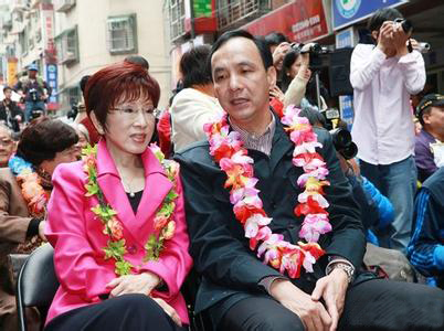 盡管朱立倫、馬英九曾積極勸說,但洪營考慮時間緊迫,訪美機率并不高 盡管朱立倫、馬英九曾積極勸說,但洪營考慮時間緊迫,訪美機率并不高