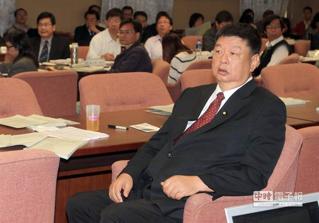 陳雪生將再入國(guó)民黨:黨不能垮臺(tái)!(圖) 陳雪生將再入國(guó)民黨:黨不能垮臺(tái)!(圖)