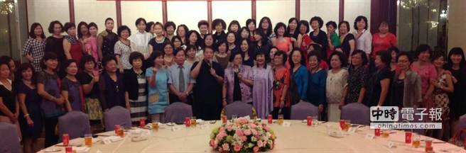 臺中成立婦女挺柱后援會 胡志強夫人邵曉玲出席力挺 臺中成立婦女挺柱后援會 胡志強夫人邵曉玲出席力挺