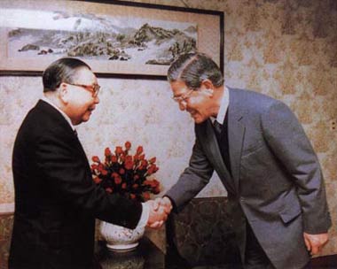 李登輝當年畢恭畢敬覲見蔣經國 李登輝當年畢恭畢敬覲見蔣經國